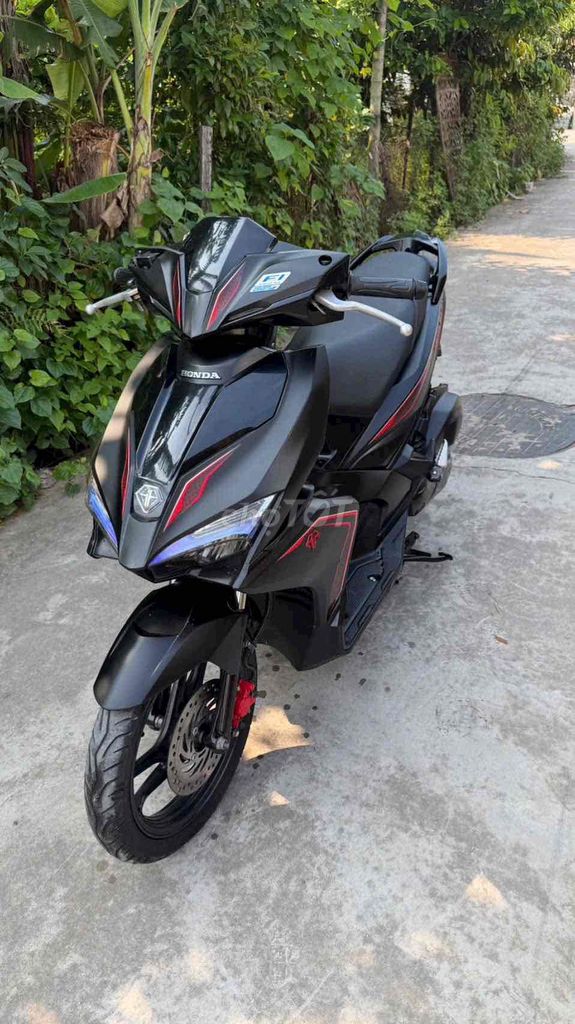 Honda Air Blade 2018 юбилейная черная