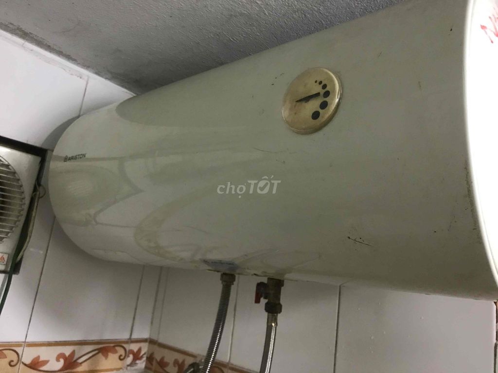 Bình nóng lạnh Ariston 50L Trắng. Mua bán Thiết bị vệ sinh, nhà tắm tại Quận Hai Bà Trưng Hà Nội được đăng bởi Lê  Thọ  hình 1