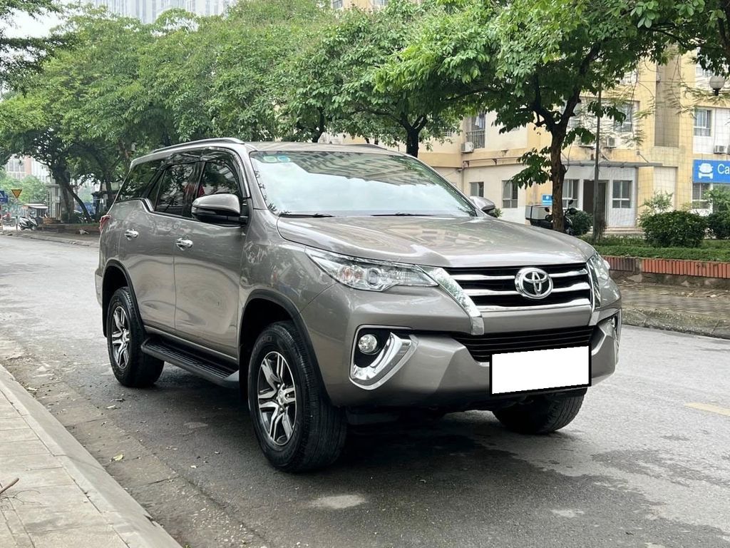 Toyota Fortuner 2.4G dầu tự động 2019 ghi vàng. Mua bán Ô tô tại Quận 12 Tp Hồ Chí Minh được đăng bởi Quang hình 6