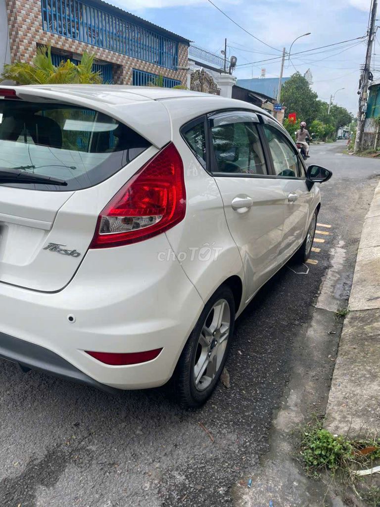 2012 1.6 AT Hatchback - 28000 km. Mua bán Ô tô tại Huyện Hóc Môn Tp Hồ Chí Minh được đăng bởi Nguyễn Thị Mỹ Linh hình 5