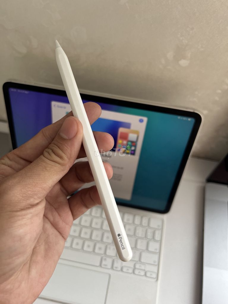 Pencil 2 và phím magic keyboard