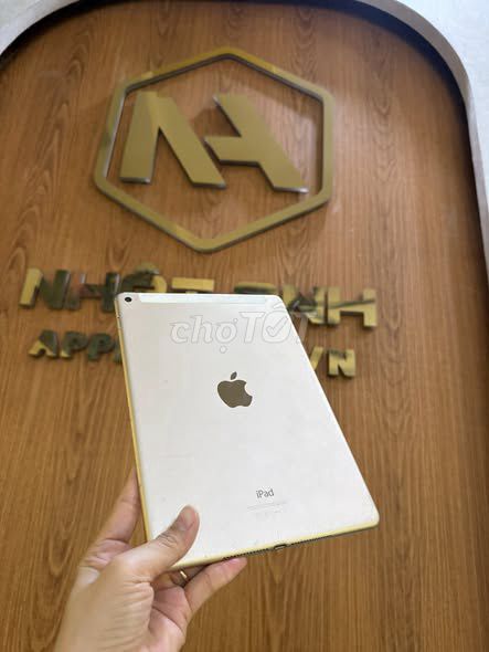 Apple iPad Air 2 16GB Wifi + 4G. Mua bán Máy tính bảng tại Quận Gò Vấp Tp Hồ Chí Minh được đăng bởi Nguyễn Thị Thu Hiền hình 1