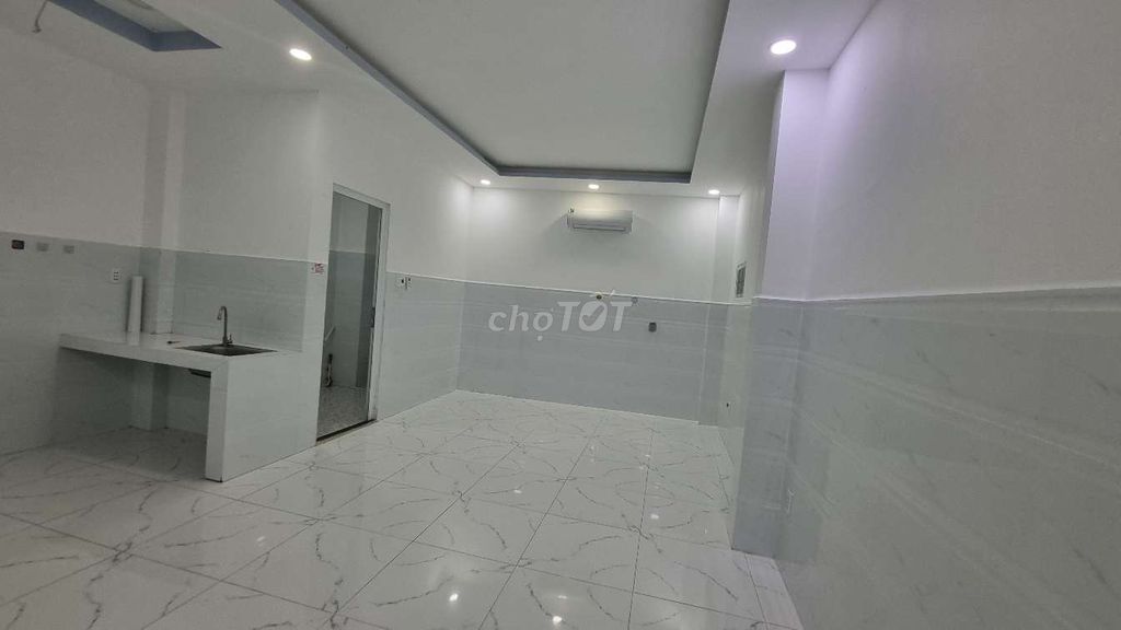 Phòng trọ rộng 40m2, Đường Trường Chinh, Quân. Tân Bình