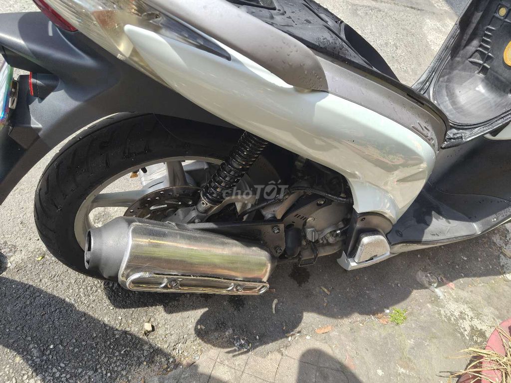 Xe giấy a móc vào nguyên con SH ý 2011. Mua bán Xe máy tại Quận 11 Tp Hồ Chí Minh được đăng bởi Cửa Hàng Bảo Trâm hình 5