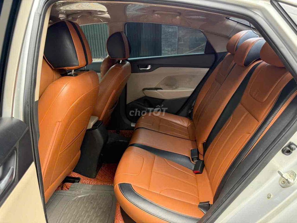 Hyundai Accent 2018 Bạc Số tự động. Mua bán Ô tô tại Thành phố Long Khánh Đồng Nai được đăng bởi Cửa Hàng Xe Máy Thái Phong hình 8