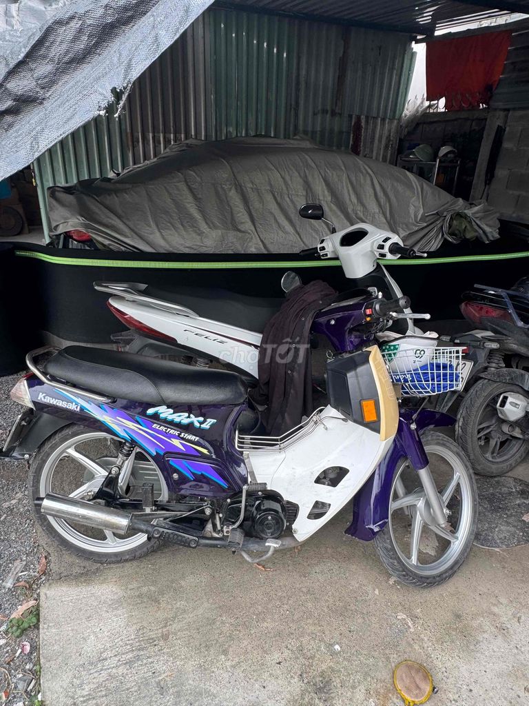 Мопед Kawasaki Maxi черно-белый