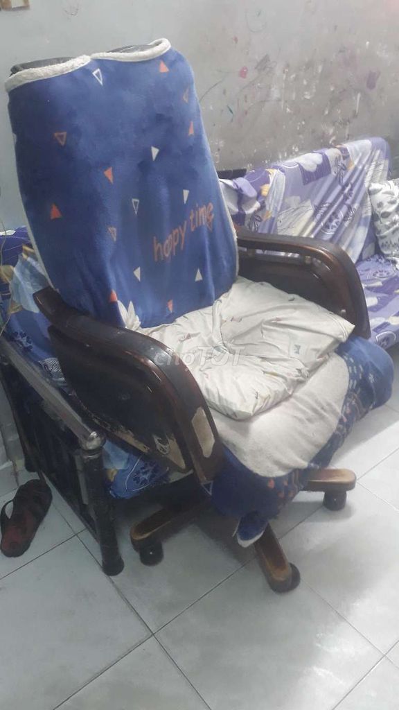 Tủ quần áo Gỗ Nâu có gương. Mua bán Tủ, kệ gia đình tại Quận Bình Thạnh Tp Hồ Chí Minh được đăng bởi Ng minh tri hình 1