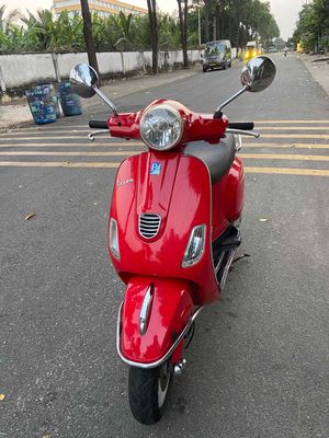 Piaggio Vespa 3V ie Đỏ
