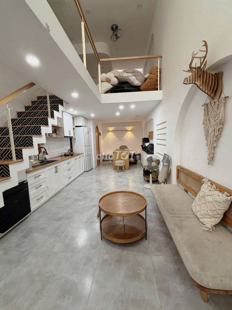 Bán nhà Nguyễn Văn Công 5 tầng 200m2 3PN gần sân bay