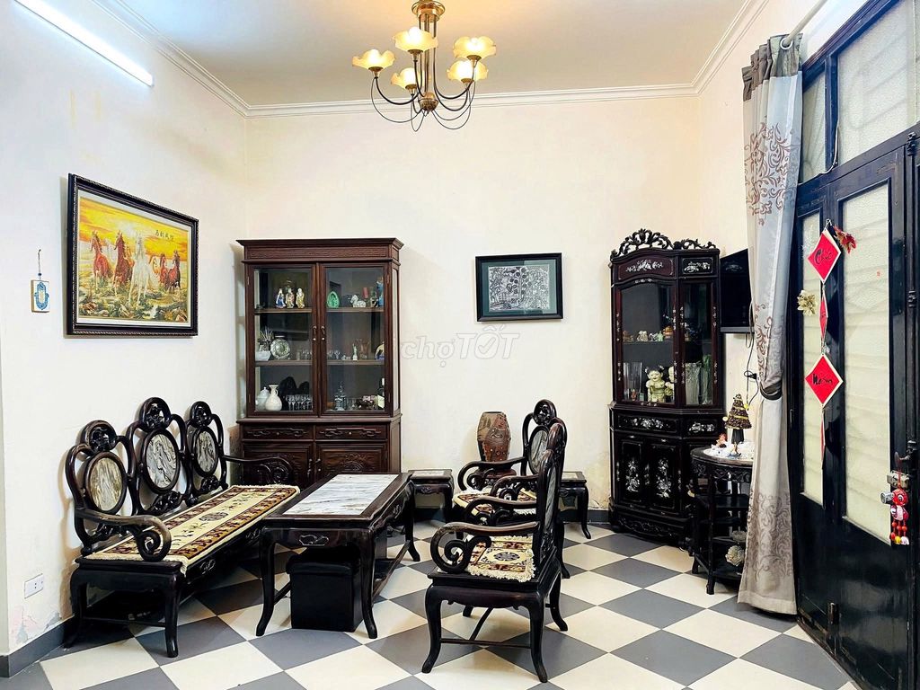Cho thuê nhà riêng ngõ 299 Hoàng Mai - 80m2 -3 tầng - ô tô đỗ cửa
