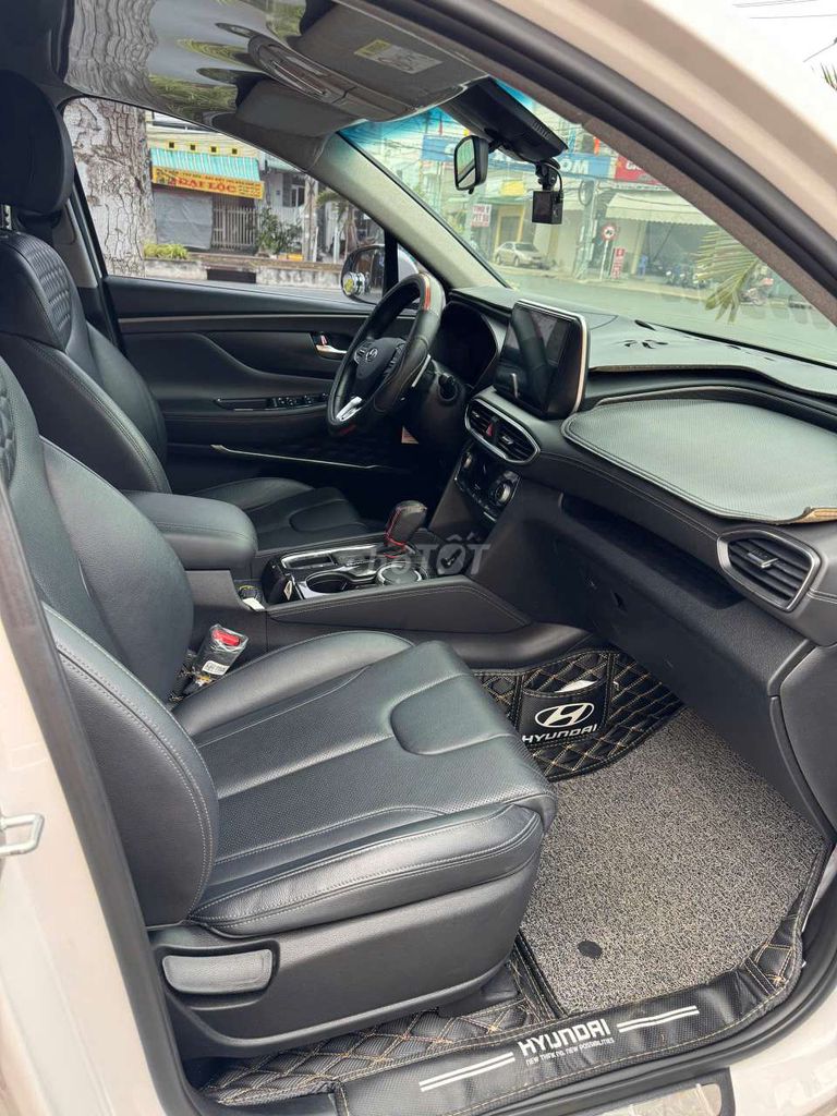 Hyundai Santafe 2.2Diesel Tiêu chuẩn 37k km. Mua bán Ô tô tại Quận 6 Tp Hồ Chí Minh được đăng bởi Thu Hảo hình 4