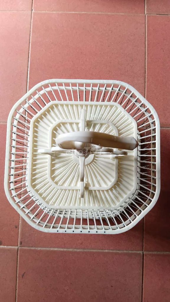 Lồng chim nhựa bát giác 24.5 cm. Mua bán Phụ kiện, Thức ăn, Dịch vụ tại Quận 4 Tp Hồ Chí Minh được đăng bởi Duy hình 1