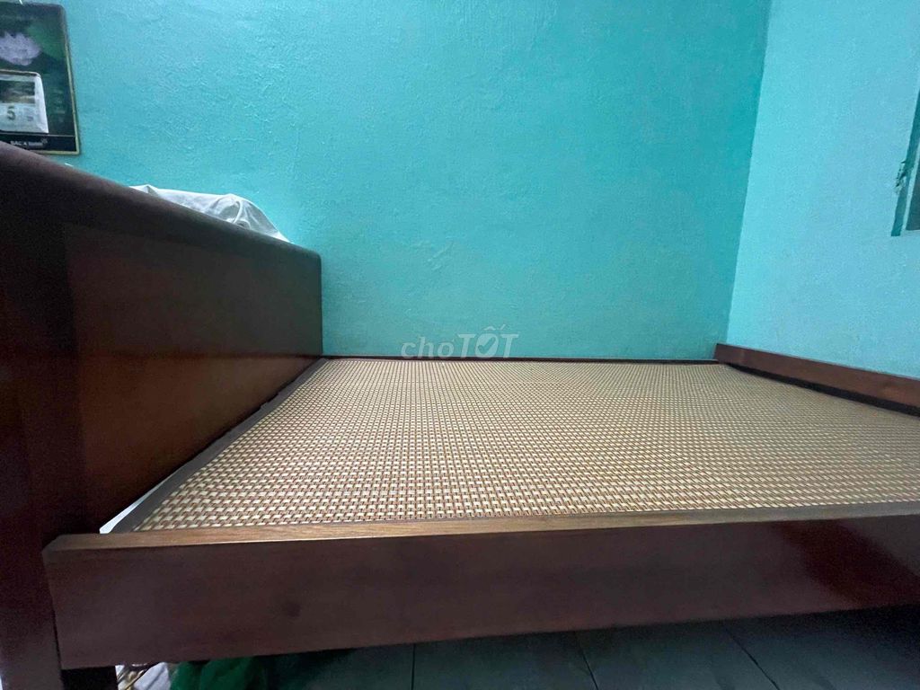 Giường Gỗ Nâu 1m6x2m Còn mới. Mua bán Giường, chăn ga gối nệm tại Quận Đống Đa Hà Nội được đăng bởi Nguyễn Thị Kim Lan hình 1