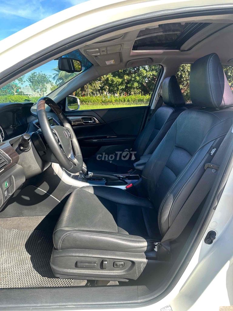 Honda Accord 2017 2.4 AT. Mua bán Ô tô tại Quận Cẩm Lệ Đà Nẵng được đăng bởi Nguyễn Duy hình 9