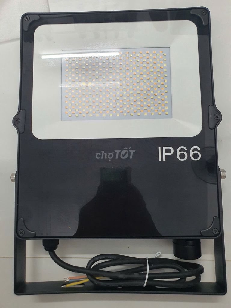 Đèn pha LED YW1200G100 100W Đen. Mua bán Đèn tại Quận Bình Thuỷ Cần Thơ được đăng bởi Mionho hình 1