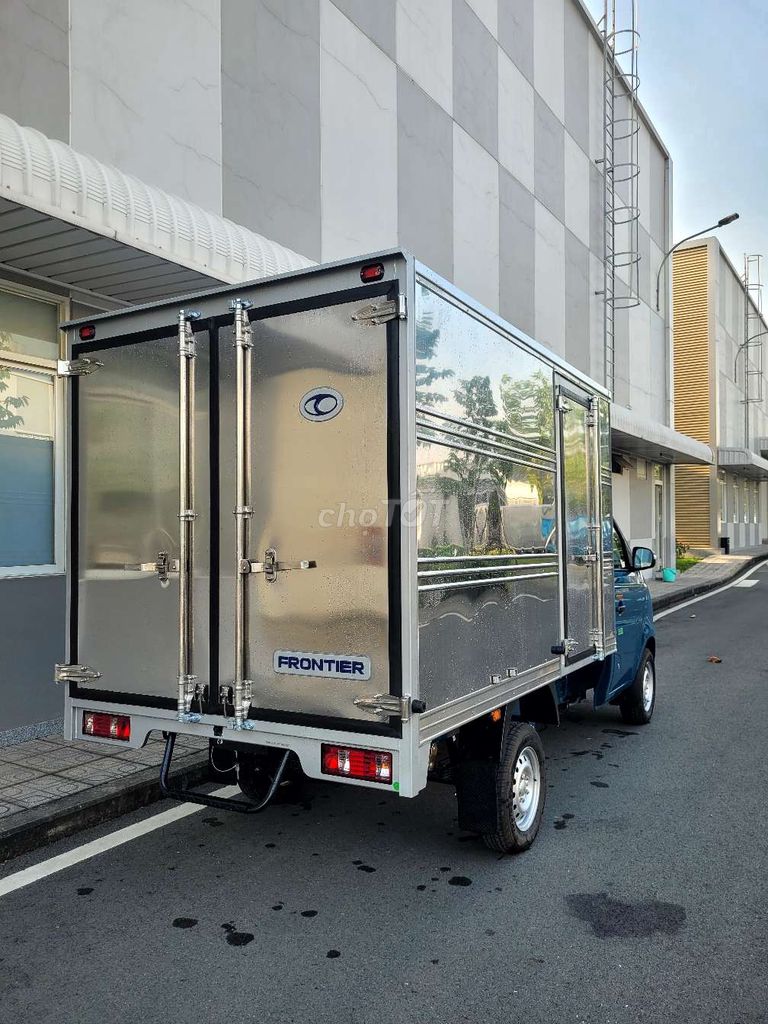 Xe Thaco TF230 thùng kín tải 990kg thùng 2m8