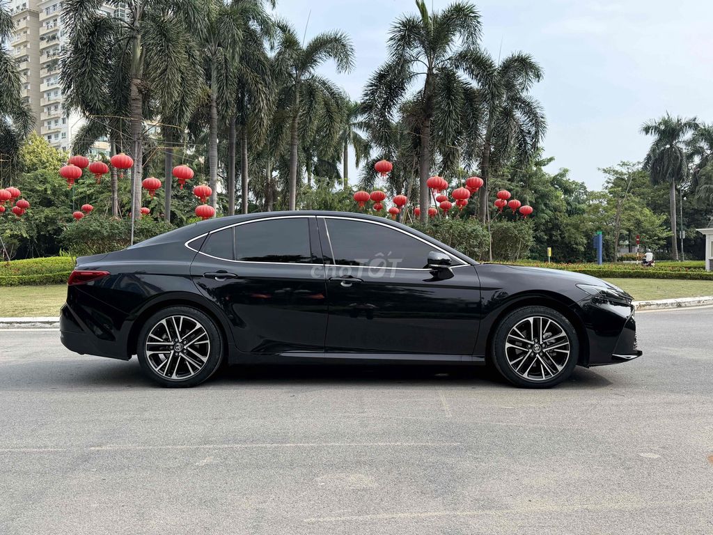 Toyota Camry 2.0Q модель 2025 супер новая