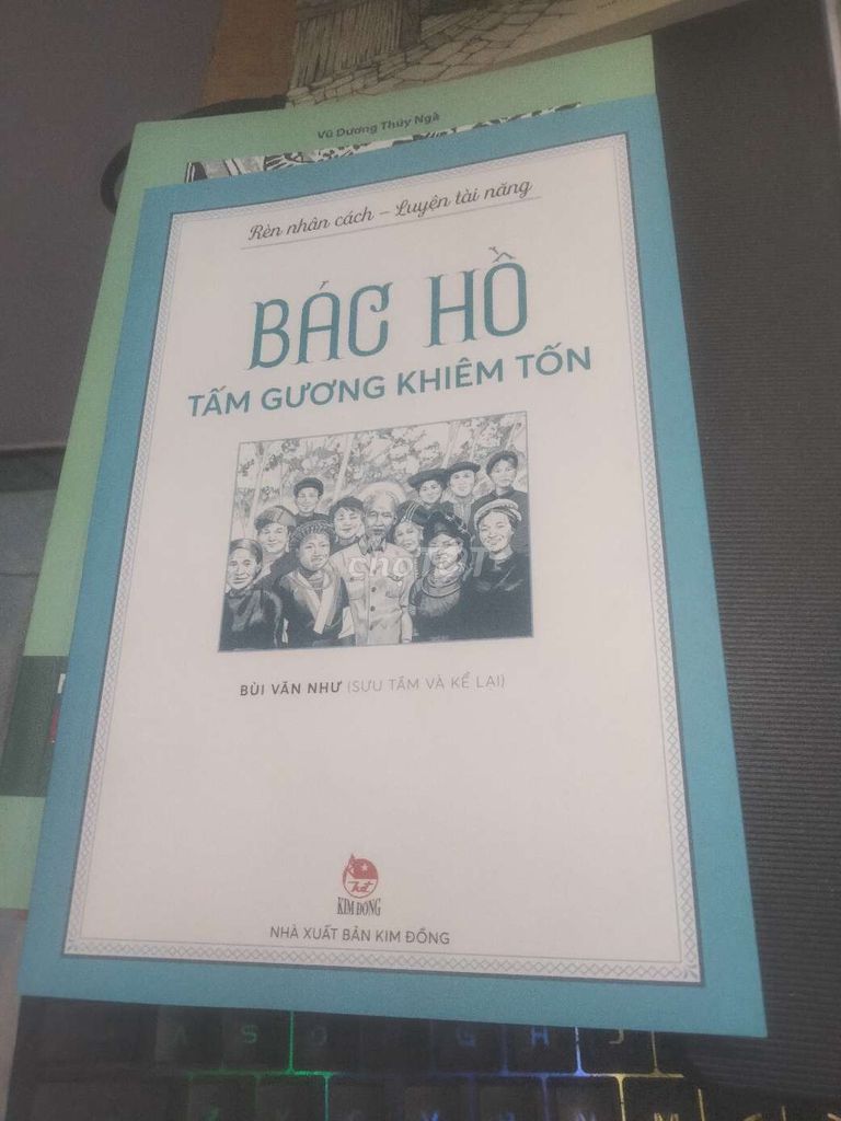 Sách Bác Hồ Tấm gương khiêm tốn