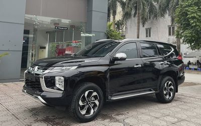 Mitsubishi Pajero Sport 3.0 V6 Đen Tự động 8 cấp