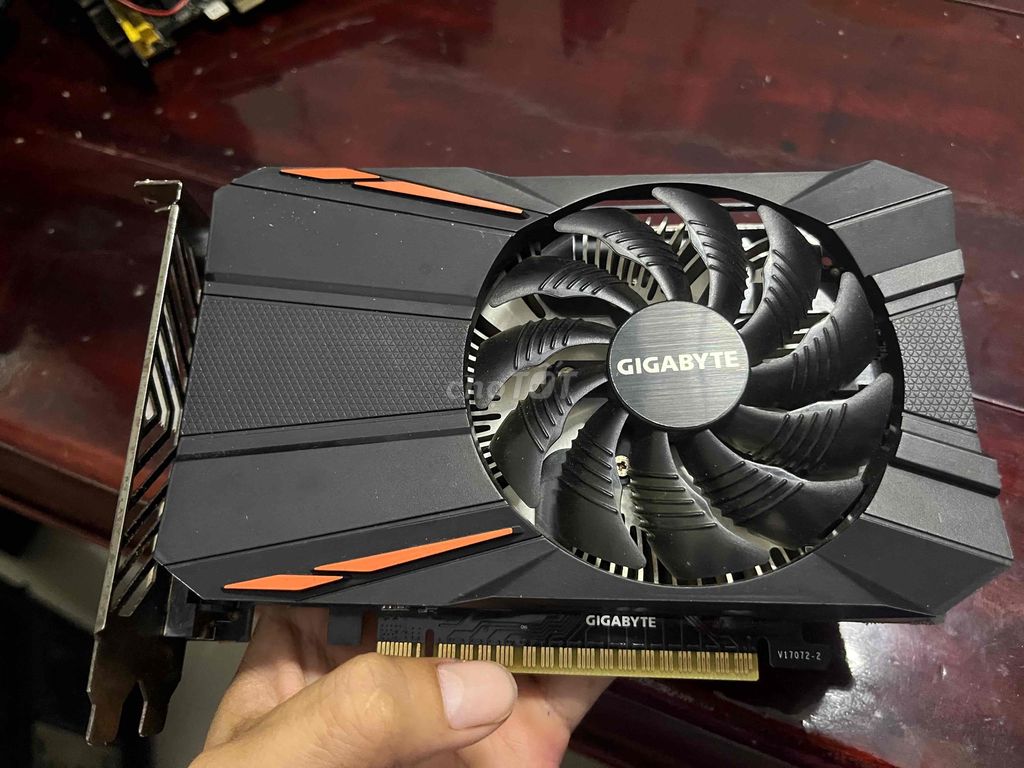 card GTX 1050 2gb ddr5 pupg lol v.v