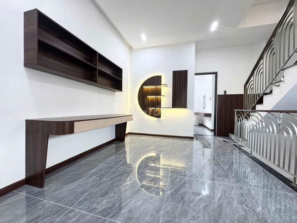 Новый меблированный трёхэтажный дом у Hà Huy Tập — фото 8