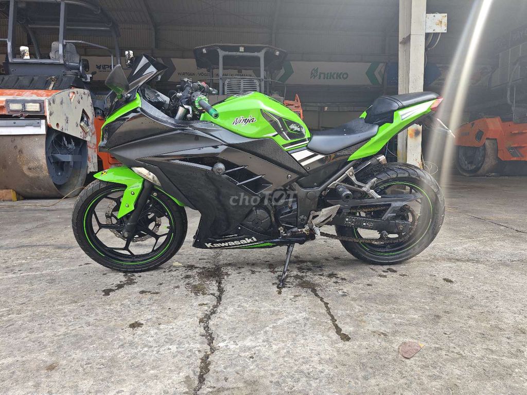 Kawasaki Ninja 300 Xanh lá Đen. Mua bán Xe máy tại Thành phố Biên Hòa Đồng Nai được đăng bởi Phúc Hiếu Trần hình 6