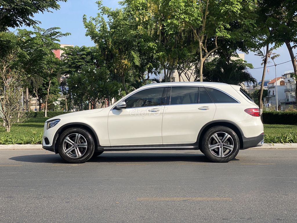 GLC 200 model 2020 cực kỳ mới ít sử dụng chuẩn chỉ. Mua bán Ô tô tại Quận 1 Tp Hồ Chí Minh được đăng bởi Hoàng Pháp hình 7