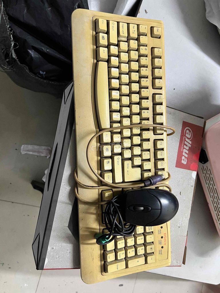 Bàn phím và chuột TOKY. Mua bán Phụ kiện (Màn hình, Chuột...) tại Thành phố Thủ Đức Tp Hồ Chí Minh được đăng bởi Trần Hoàng Huy hình 1