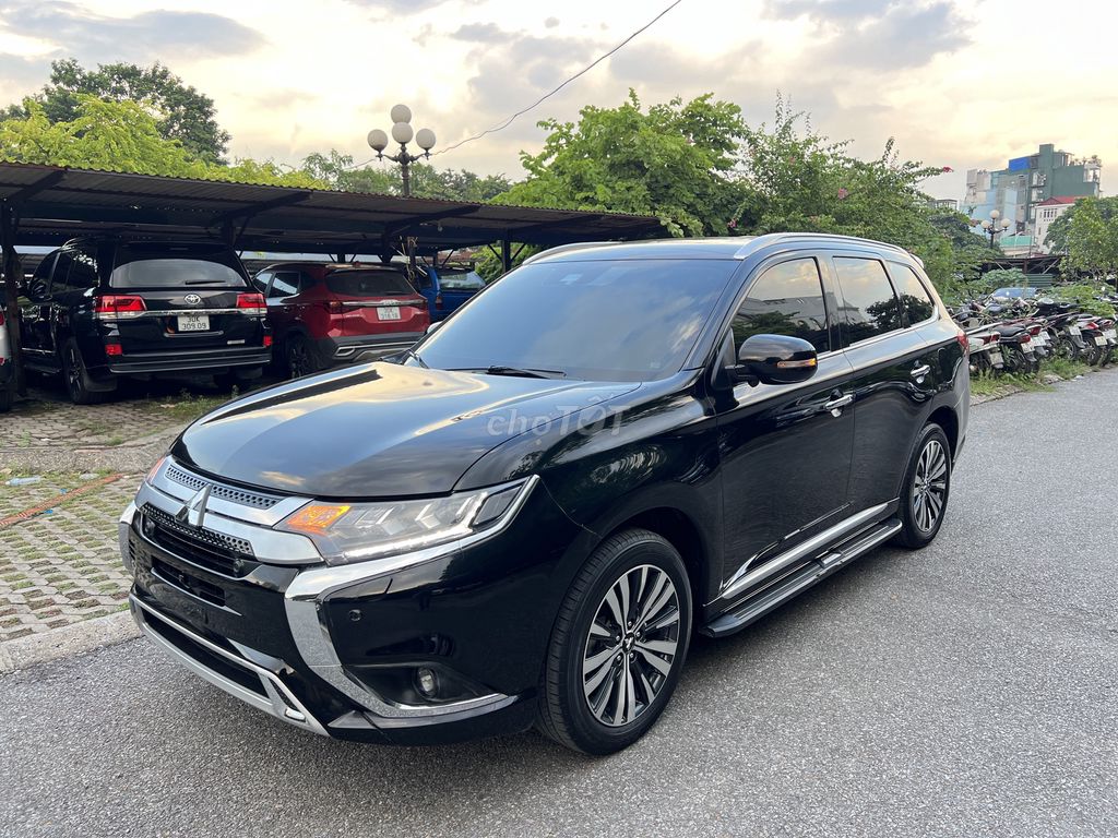 Outlander 2.0 Premium 2022 cực chất 3 vạn km 7xxTr. Mua bán Ô tô tại Quận Cầu Giấy Hà Nội được đăng bởi Xe Cũ Dương Đô hình 2