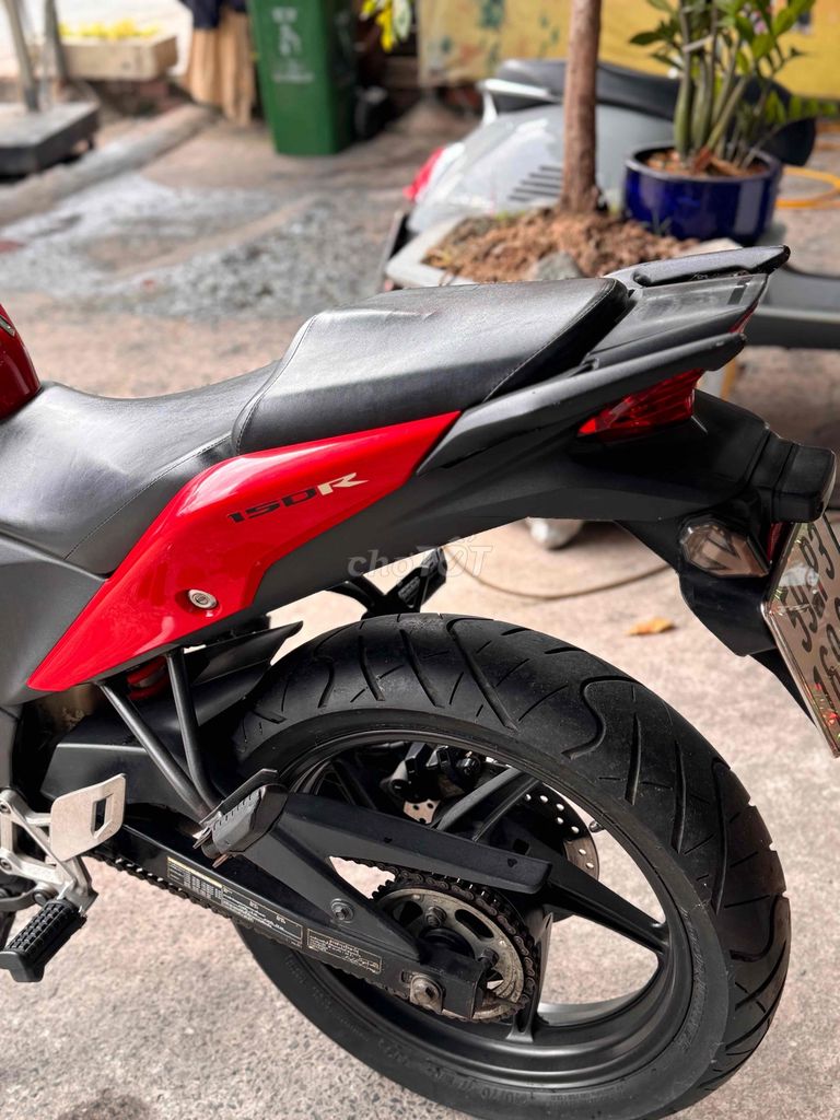 Honda CBR150R 2014 Đỏ 50000 km. Mua bán Xe máy tại Quận Bình Tân Tp Hồ Chí Minh được đăng bởi Việt Motor Bình Tân hình 7