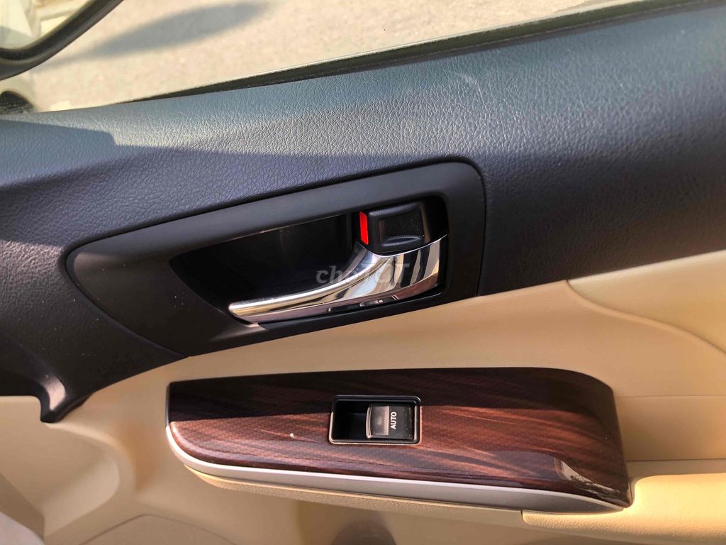 Toyota Camry 2018 2.0 E 70000 km. Mua bán Ô tô tại Quận Cầu Giấy Hà Nội được đăng bởi Tien Thanh hình 11