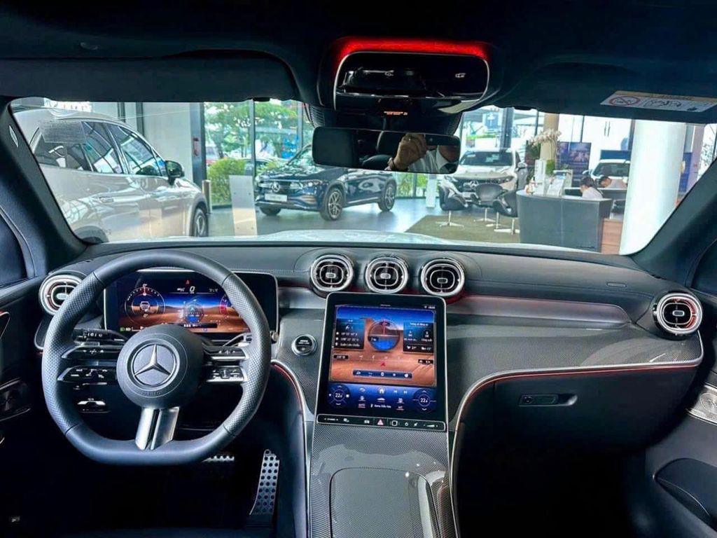 Mercedes-Benz GLC 300 V3 Trắng
