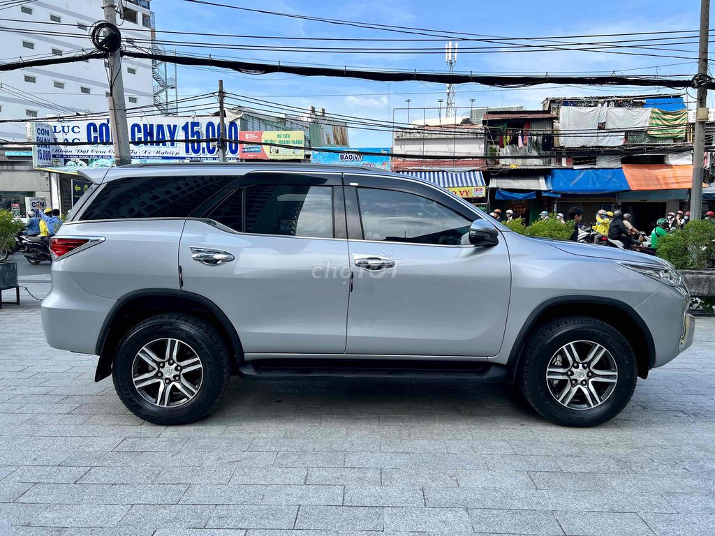 Fortuner  đời 12/2019 máy dầu số sàn không k.doanh