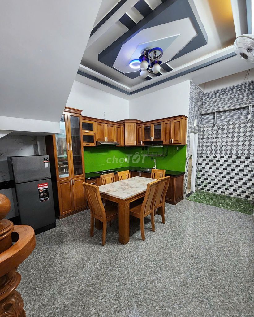 Дом в переулке 5м, Фан Хюй Ик, 4x13м, 2 этажа