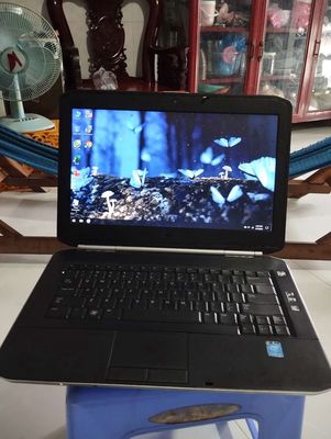 Bán Laptop Dell. Chạy nhanh mượt, màn hình đẹp