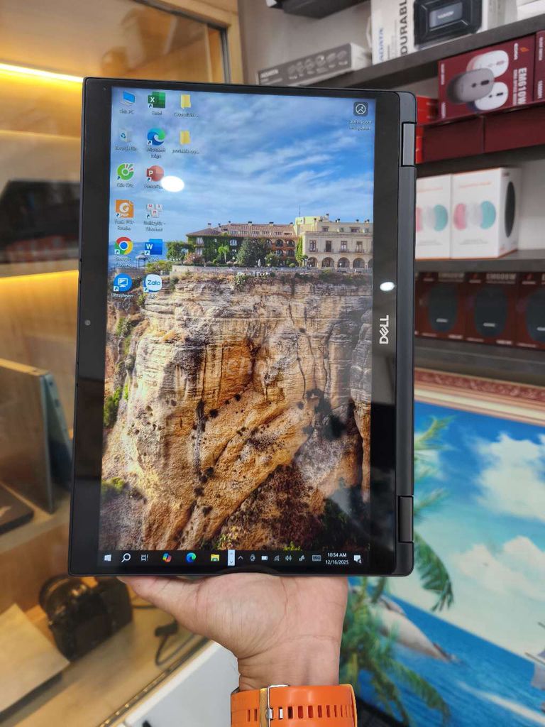 Dell Latitude 7390 i5-8250U 13.3 inch 8GB/256GB. Mua bán Laptop tại Thành phố Biên Hòa Đồng Nai được đăng bởi LAPTOP BIÊN HOÀ hình 1