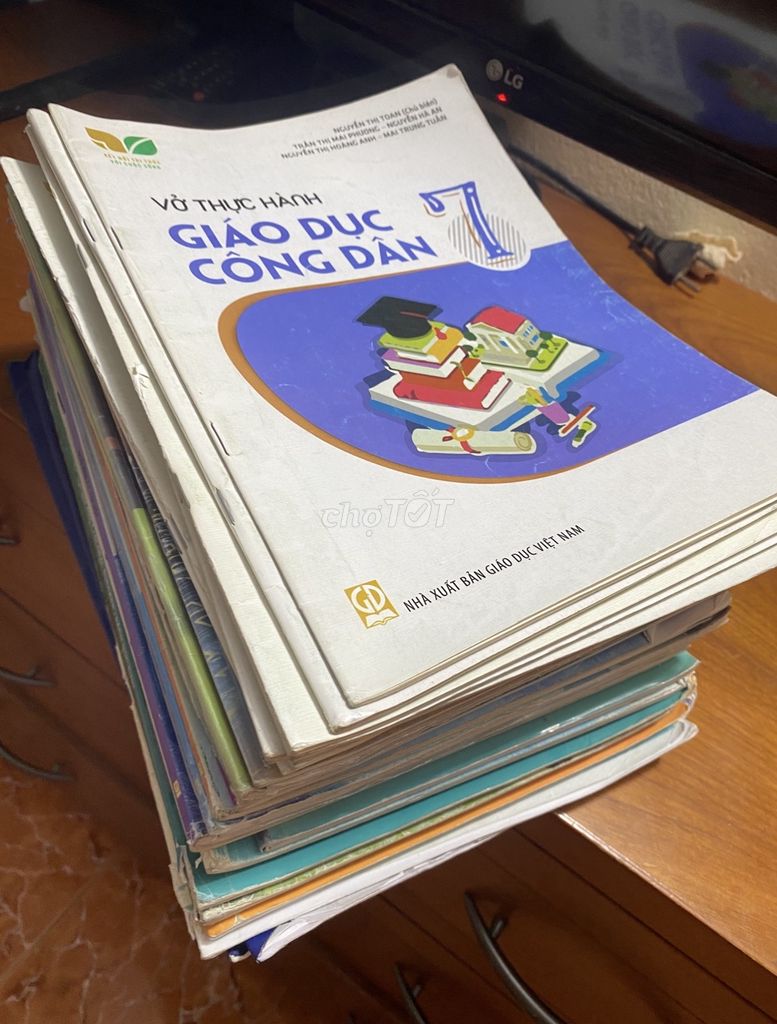 Sách giáo khoa lớp 7,8 Kết nối tri thức. Mua bán Sách tại Quận Hà Đông Hà Nội được đăng bởi Phuong hình 1