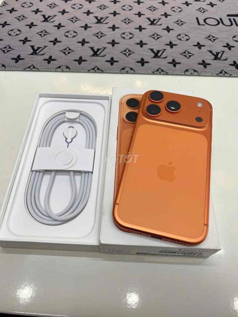 Apple iphone 17 Pro 256GB Cam Như mới fullbox. Mua bán Điện thoại tại Quận Tân Bình Tp Hồ Chí Minh được đăng bởi Shop Trung Văn Apple Watch hình 1