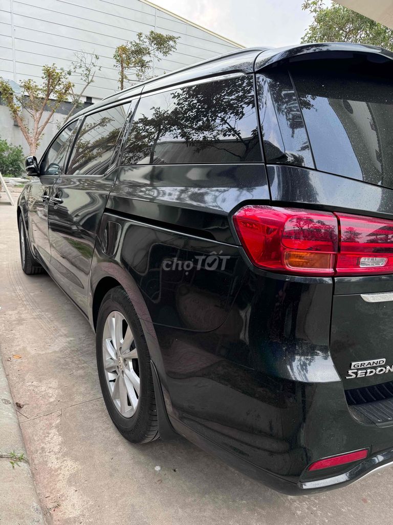 Kia Sedona 2019 - 100000 km