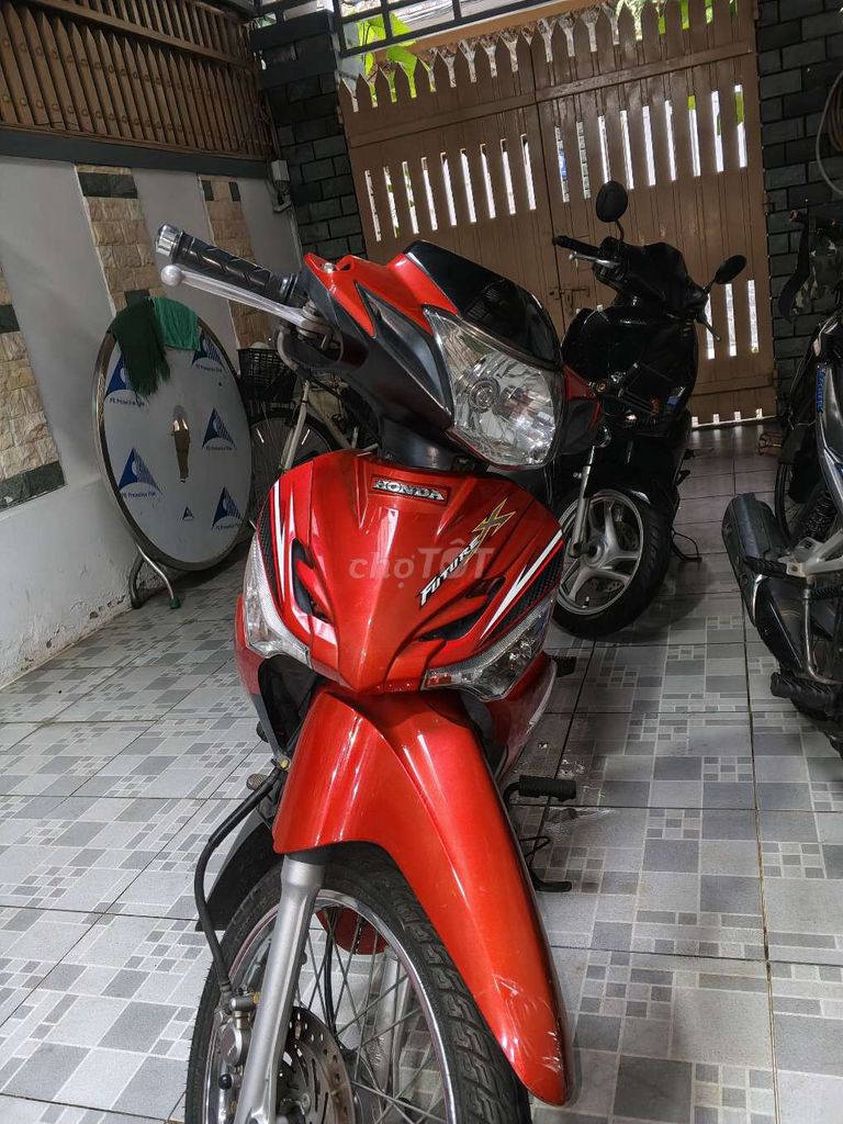 Honda Future X красный, полуавтомат 2010