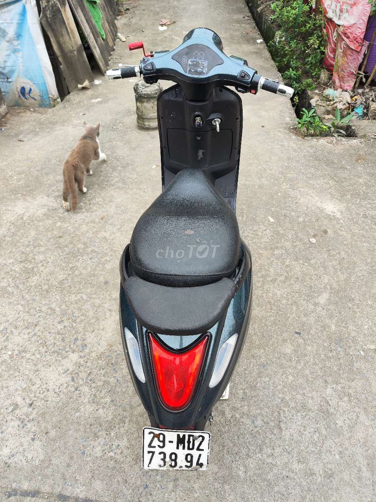 Xe máy điện Vespa màu Xanh đen. Mua bán Xe điện tại Quận Hà Đông Hà Nội được đăng bởi hoang van kiem hình 1