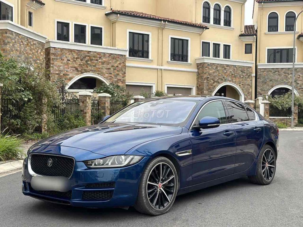 Jaguar XE 2015 Portfolio - 90000 km