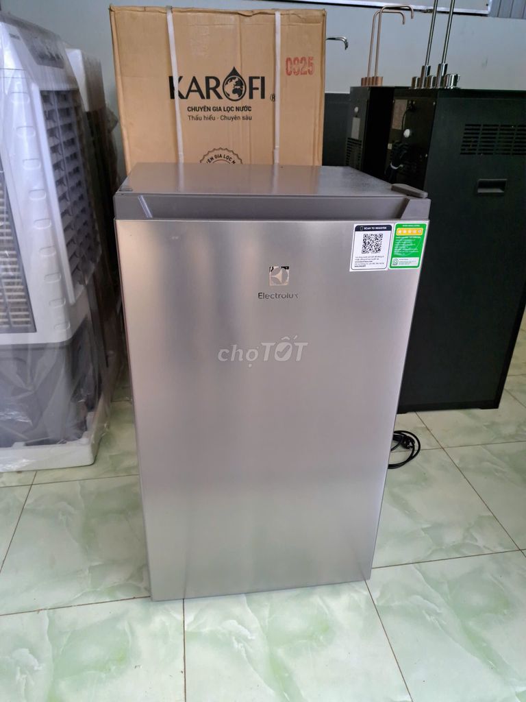 Tủ lạnh Electrolux 94 lít mini. Mua bán Tủ lạnh tại Thành phố Buôn Ma Thuột Đắk Lắk được đăng bởi Long digital hình 1