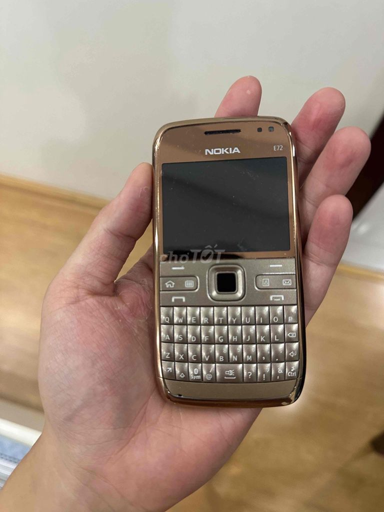 Nokia E72 Vàng đồng. Mua bán Điện thoại tại Thành phố Buôn Ma Thuột Đắk Lắk được đăng bởi Phạm Quang Vinh hình 1