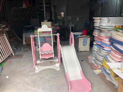Cầu trượt xích đu loại to dày dặn. Mua bán Mẹ và bé tại Quận Hoàng Mai Hà Nội được đăng bởi Mr Chiến