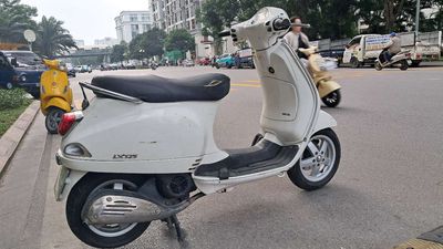 Piaggio Vespa LX 125. Mua bán Xe máy tại Quận Hai Bà Trưng Hà Nội được đăng bởi bùi hữu liêm 