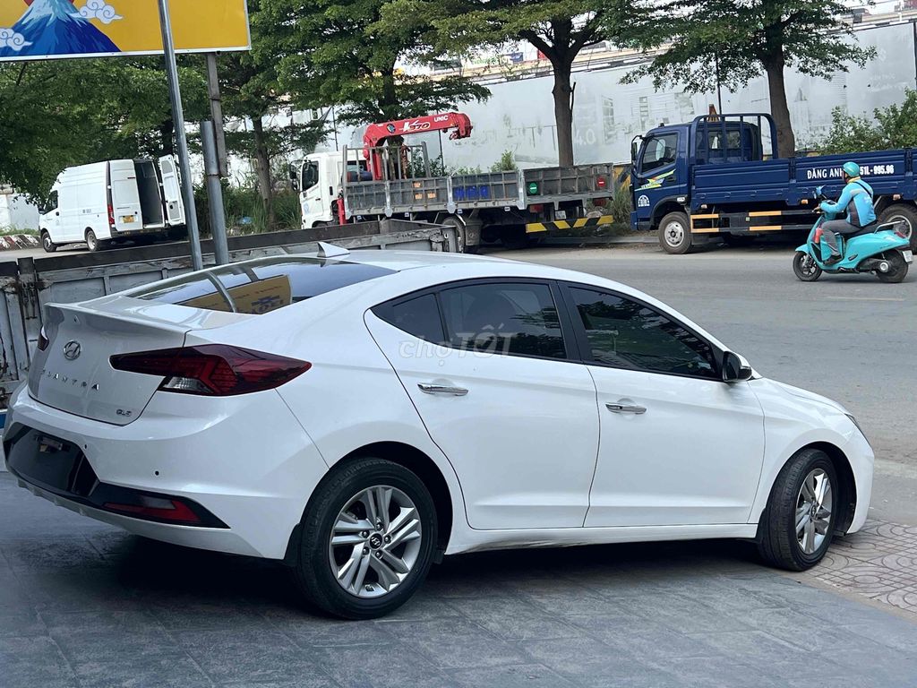 HUYNDAI ELANTRA Trắng 2019 mới odo hơn 6 vạn km. Mua bán Ô tô tại Quận 1 Tp Hồ Chí Minh được đăng bởi Nguyên hình 6