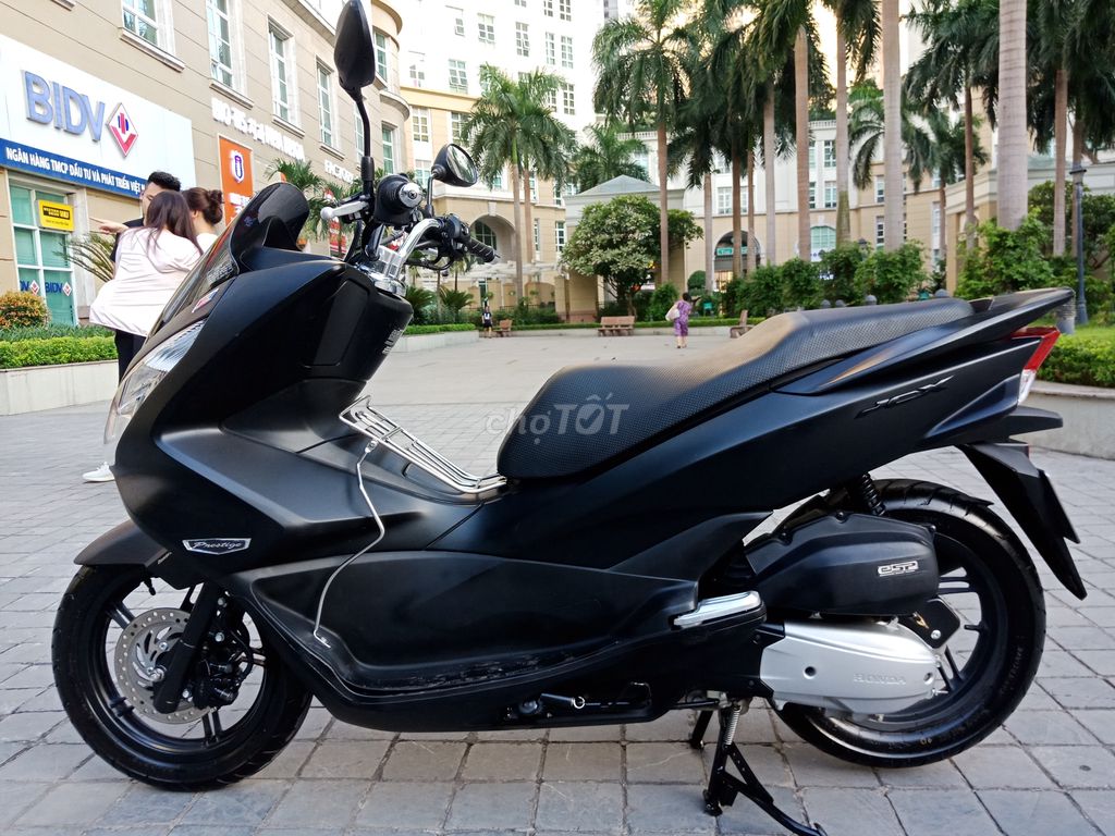 HONDA PCX 125 MÀU ĐEN NHÁM  BAO ZIN BAO CHẤT. Mua bán Xe máy tại Quận Nam Từ Liêm Hà Nội được đăng bởi THANH BÌNH hình 3