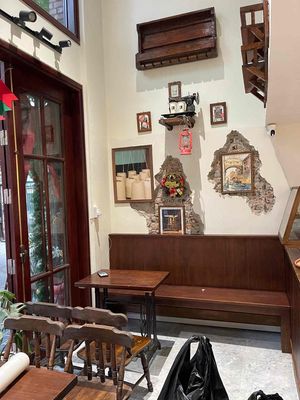 Quầy gỗ kèm băng ghế. Mua bán Nội thất, đồ gia dụng khác tại Quận Đống Đa Hà Nội được đăng bởi Tô Nguyễn Hồng Phương