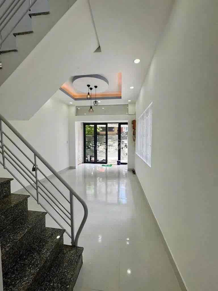Аренда · 3 комн. · 35 м² · Quận 1, ул. Đường Trần Hưng Đạo